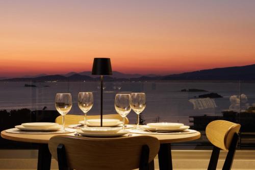 Sunshine Suite by Athens Riviera Suites 3