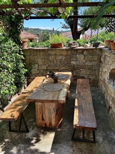 Grand et joli studio tout équipé avec jardin et Jacuzzi