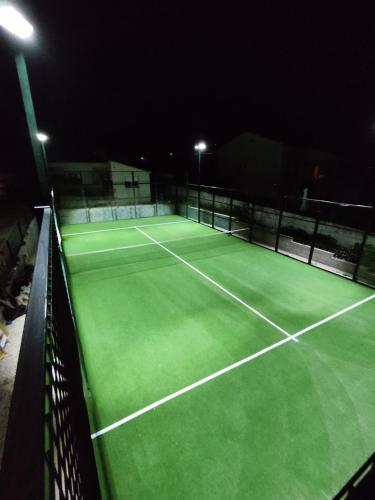  Villa con PISTA DE PADEL privada, piscina y Barbacoa, con más de 1800m2 de terreno, Villa Can Ramón in 43713 Papiolet