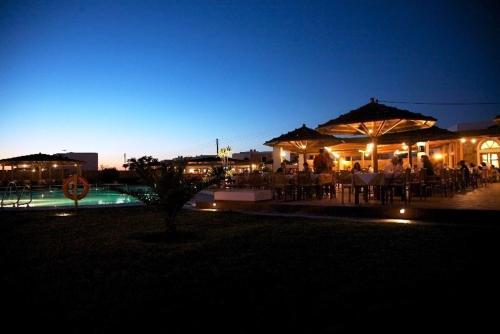 مطعم, Plaza Beach Hotel in Plaka Beach