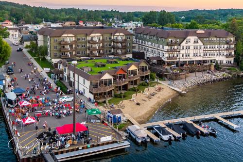 Chase On The Lake - Hotel - Walker