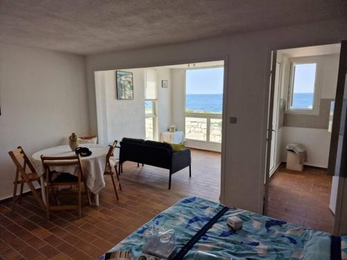 Une parenthese au Frioul in Les Iles