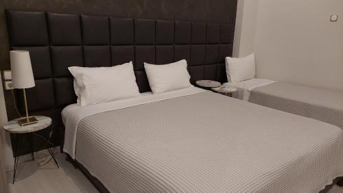 Lingos Hotel – Florina, WI