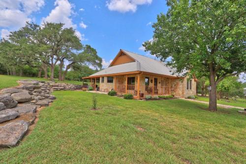 Honky Tonk Getaway in Driftwood, USA
