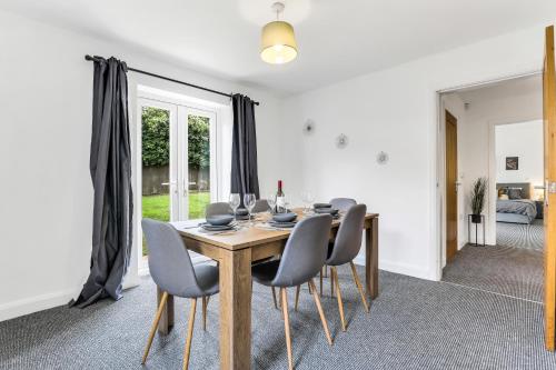 Seadmed, Comfortable 3-Bed Dormer Bungalow Family & Business Friendly in Swannington (Leicestershire)