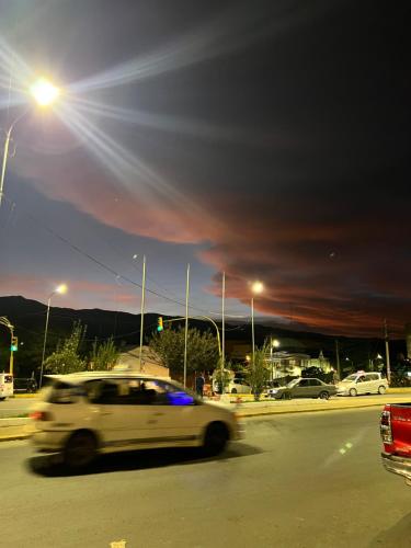 Descubre Tarija con seguridad y confort. Habitación en la Avenida Principal cerca del Mega Center y Restaurantes