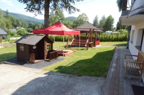 Spēļu laukums, Pod Rusztem Agroturystyka in Ropki