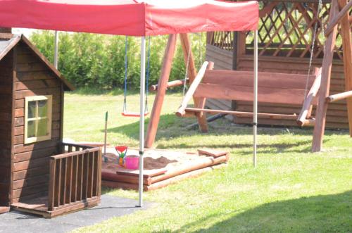 Spēļu laukums, Pod Rusztem Agroturystyka in Ropki