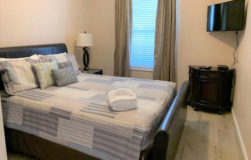 Universal Studios Area Apartment - image 12