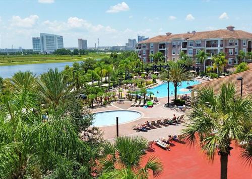 Universal Studios Area Apartment - Tap to explore photos