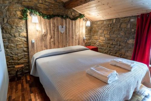 Casale Viozzi - Casa Vacanze con piscina nelle Marche in Montefalcone Appennino