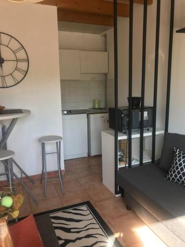 virtuve, Très beau T2 dans mas . (Tres beau T2 dans mas .) in Boisset-et-Gaujac