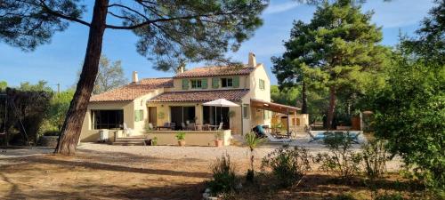 Proche d'Aix en Provence chambre chez l'habitant - Accommodation - Éguilles