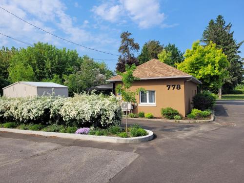 Maisonnette dans la nature en pleine ville.