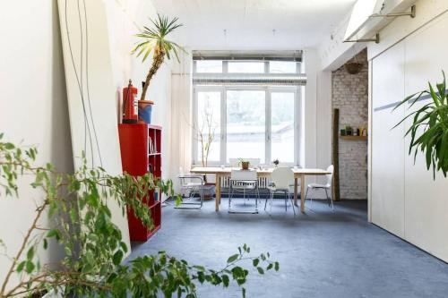 200m² loft - on the Spree!
