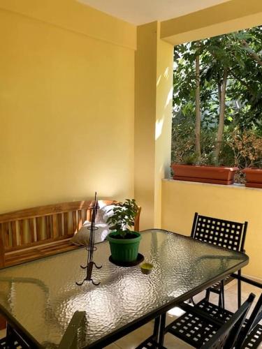 Διαμέρισμα σε ανακαινισμένο αρχοντικό 19ου αιώνα, κέντρο Μύρινας (Διαμερισμα σε ανακαινισμενο αρχοντικο 19ου αιωνα, κεντρο Μυρινας) in Mirina