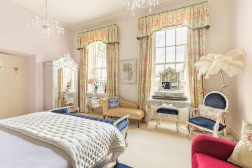 Luxury Scottish Manor house + jacuzzi + bbq cabin + helipad