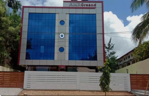 AMR GRAND