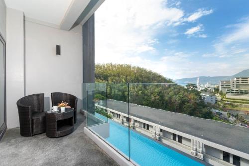 balkon/terasa, Patong Bay Hill Resort in Phuket
