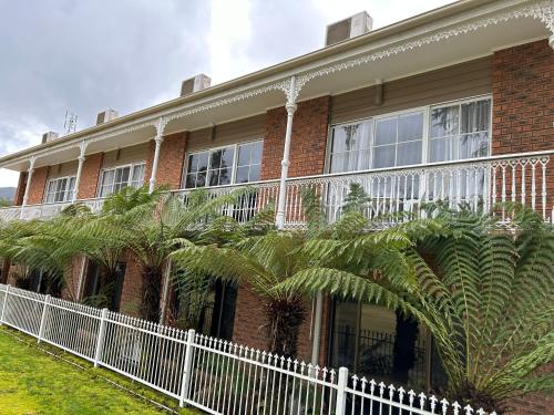 Barrass's John Bright Motor Inn in 明亮