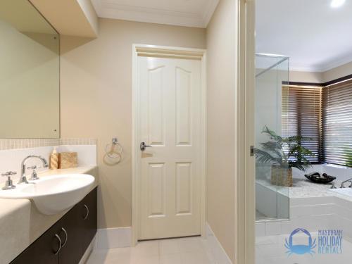 Canal Escape in Wannanup