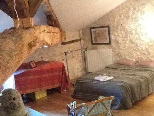1 double bed, 2 twin beds