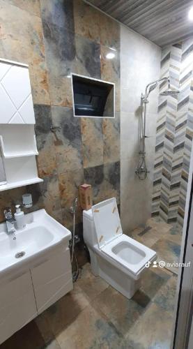 Ducha, GoldenPirshaghi in Goradil