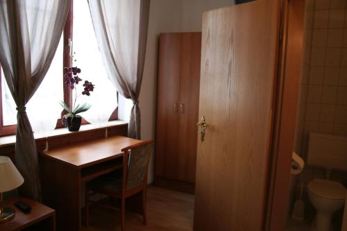 Landgasthof Hotel Rebe Alzey 813m von Alzeyer Oberhaus entfernt