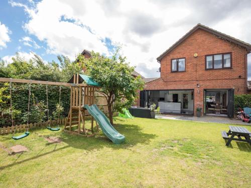 Gorgeous Family Home Near River Thames-Old Windsor - Pass the Keys, Windsor