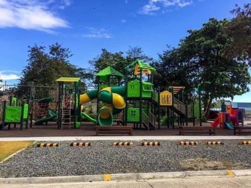 Dracarys Place 2 Condo with Balcony Unlimited Wifi LapuLapu City view 3