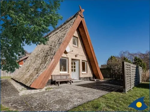 Reetdachhütte im Birkenhain in Trassenheide, Deutschland