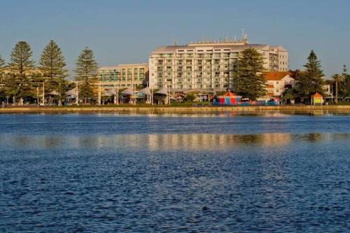 A-The Entrance Private Water Front 1 bedroom appartment at the Oaks photo 1