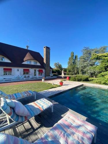 Villa avec piscine dans un cadre idyllique 8 personnes