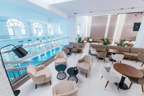 Ark Palace Hotel - image 12