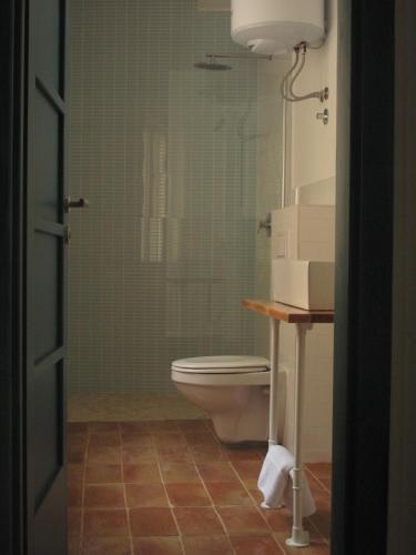 Indigo Inn Rooms - image 3