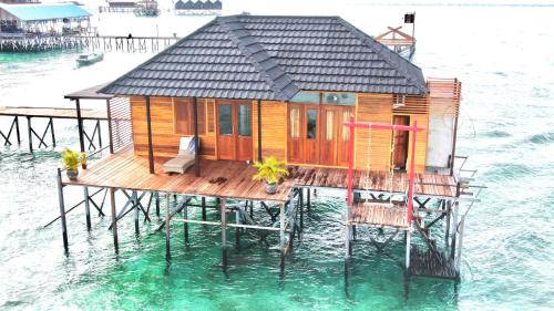 Derawan Fisheries Cottage