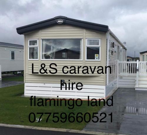 Flamingo Land Cedar wood CW80