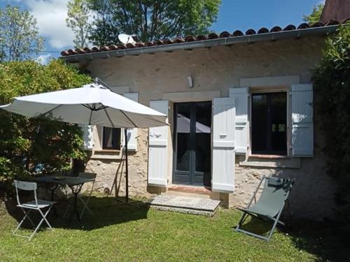 Maison en pierre restaurée avec jardin gîte à louer Auch