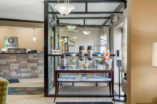 Quality Inn & Suites Quality Inn & Suites