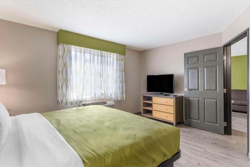 Quality Inn & Suites Quality Inn & Suites