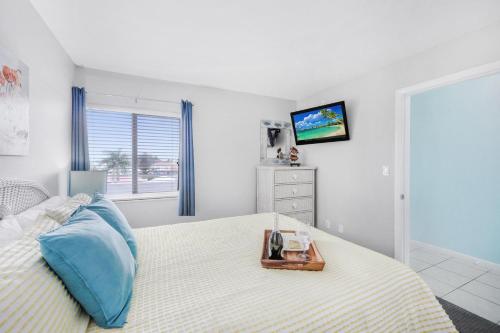 Beach Club 403 - image 11