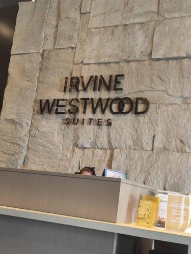 Irvine Suites Lantai 26-I2618