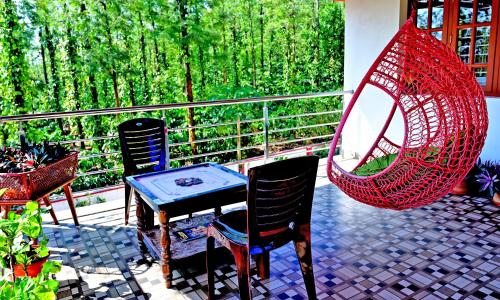 Hulihara Homestay - Full Villa, Coffee Estate & Balcony View