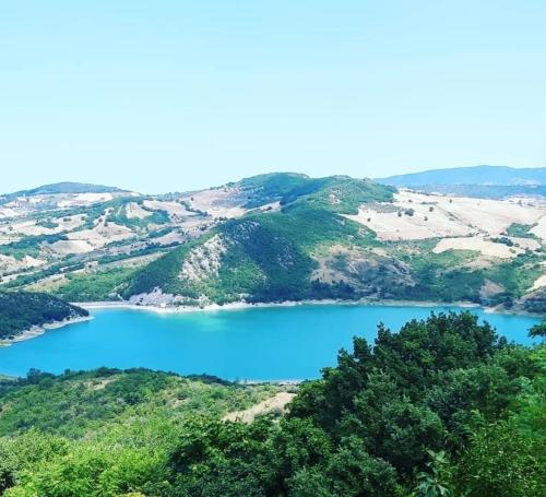 Casa sul lago - Appartamento Girasole, Parco della Majella gîte à louer Gallo