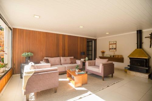 Exterior view of Alpes Hotel