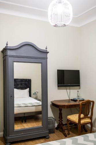 La Piazzetta Rooms - image 11