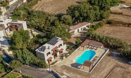 Phaedrus Living: Amarakos Villa