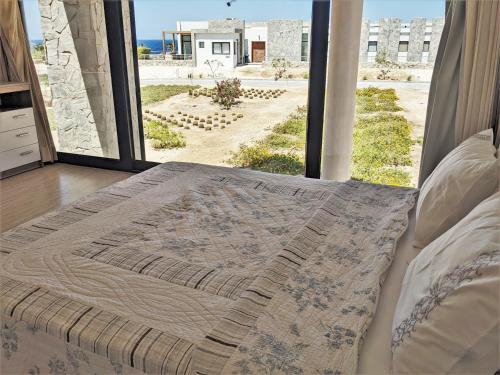 Sea View 2BR Villa with Free Beach & Pool in Soma Bay