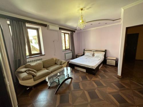 1 queen bed