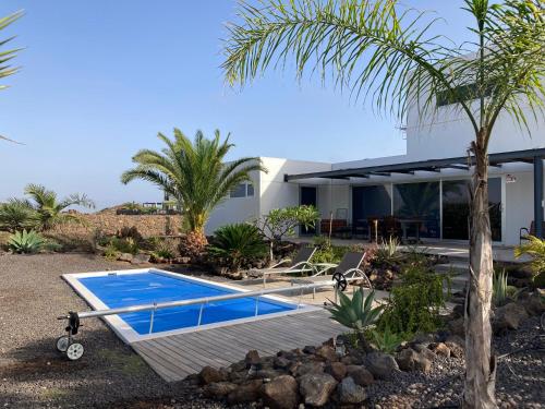 Majanicho Rock - villa with heated pool